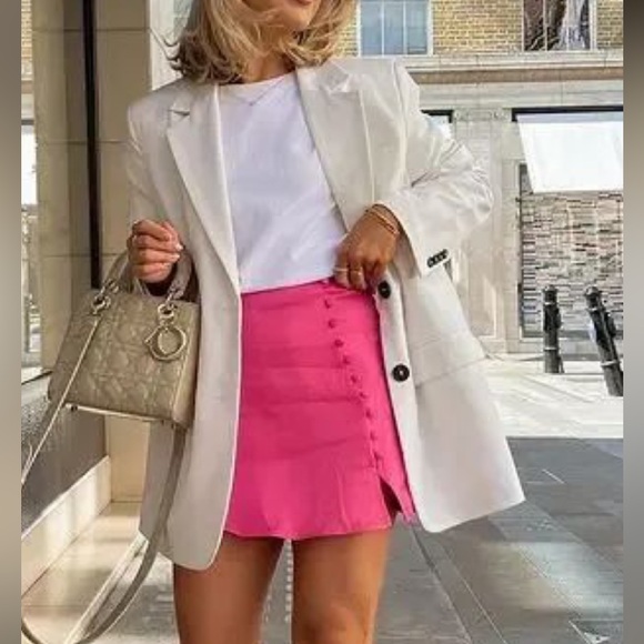 Pink mini skirt - Picture 1 of 3